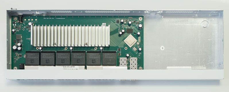 MikroTik CRS326-24G-2S+RM 24-портовий керований L2 23462 фото